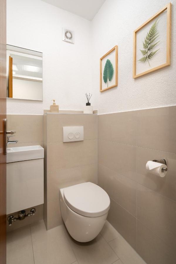 Unique Zentral Gelegene 2 Zimmer Maisonettewohnung Inkl Tiefgaragenplatz Villingen-Schwenningen Luaran gambar